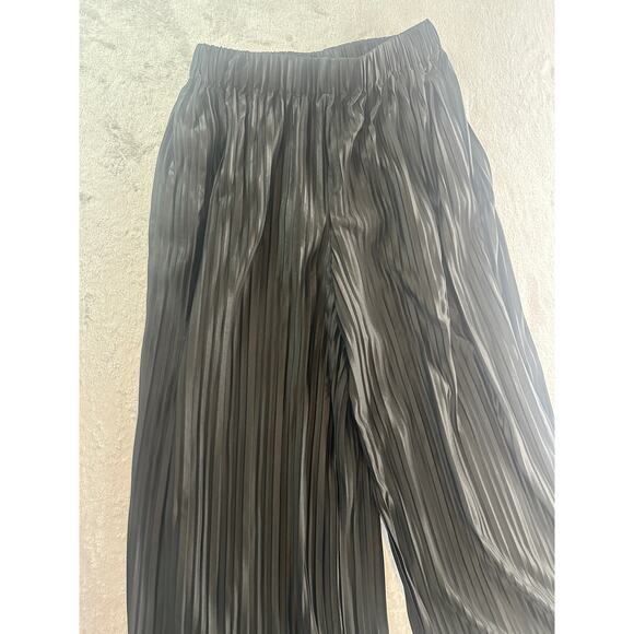 Commense High Waisted Pleated Split Hem Pants - Black - Size S - Picture 3 of 4